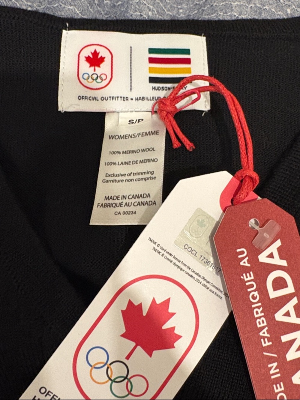 2014 Olympic Canada athlete sample merino wool Sweater - Picture 3 of 3